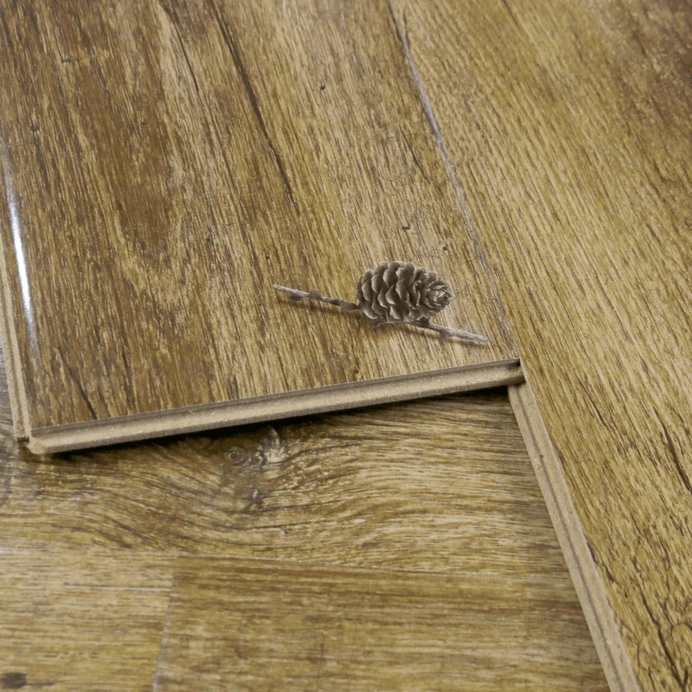 Parchet Laminat Queen Max Montana 12.3 mm Clasa 22 AC2 Maro