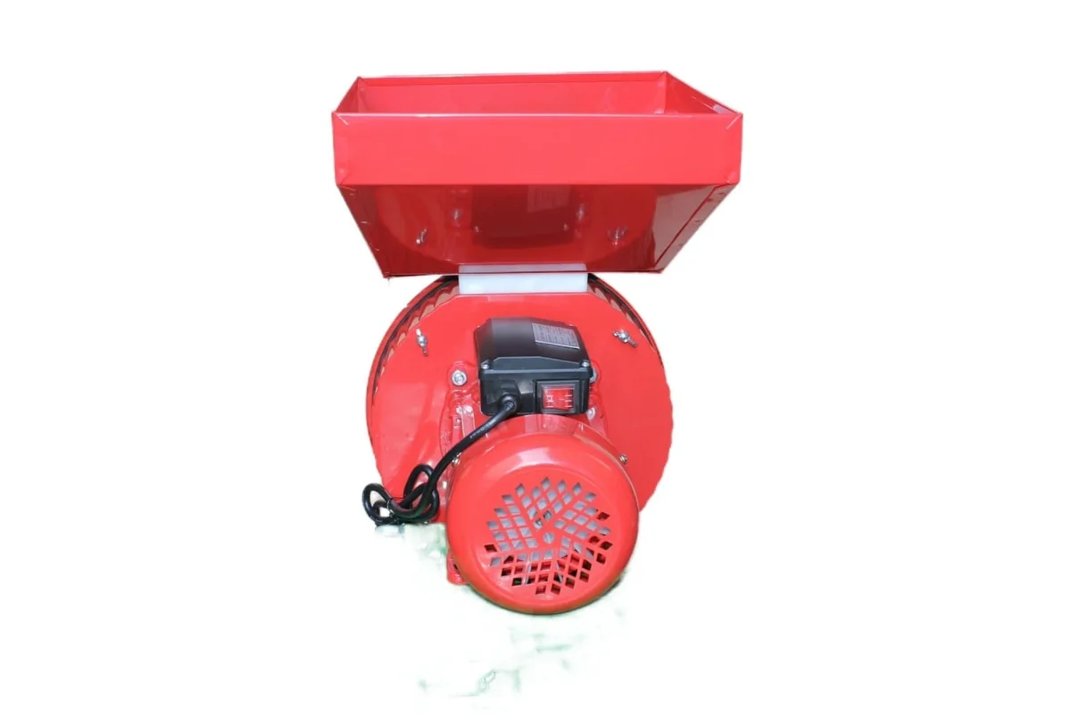 Moara Electrica Rosie Pentru Uruiala Cmp1335R, 4.5Kw, 300Kg/Ora, Motor Electric 100% Cupru, 20 Ciocanele, 4 Site Interschimbabile, Cuva Metalica Extra Mare, Butuc Direct Pe Ax, Protectie Suprasarcina