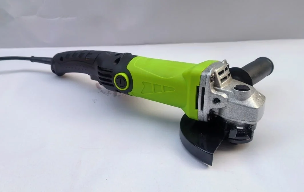 Polizor Unghiular 125mm Cu Reglaj Turatie 3000-11000Rpm Si Accesorii, 3000W, Model Verde CMP1161V, Blocare Ax, 6 Trepte Viteza, Maner Lateral Reglabil