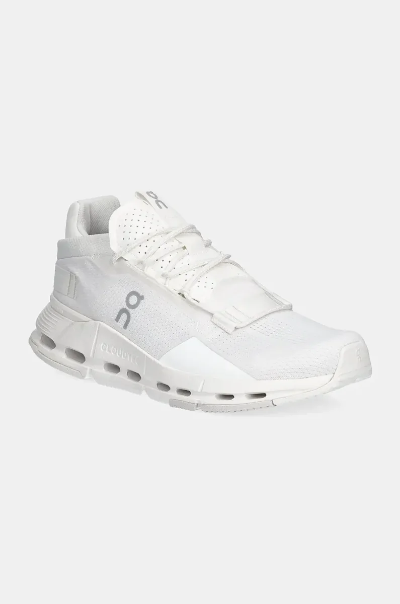 On sneakers CLOUDNOVA 2