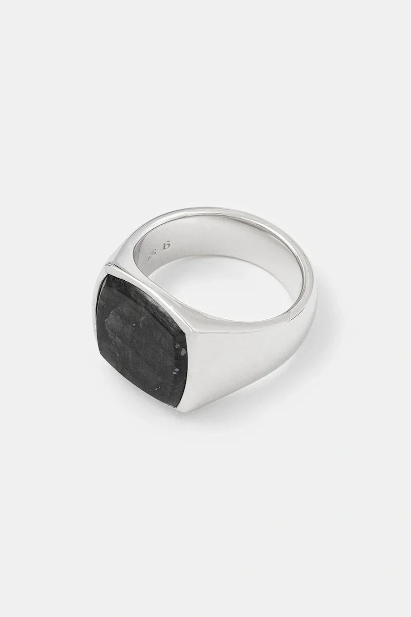 Tom Wood inel de argint Cushion Black Larvikite
